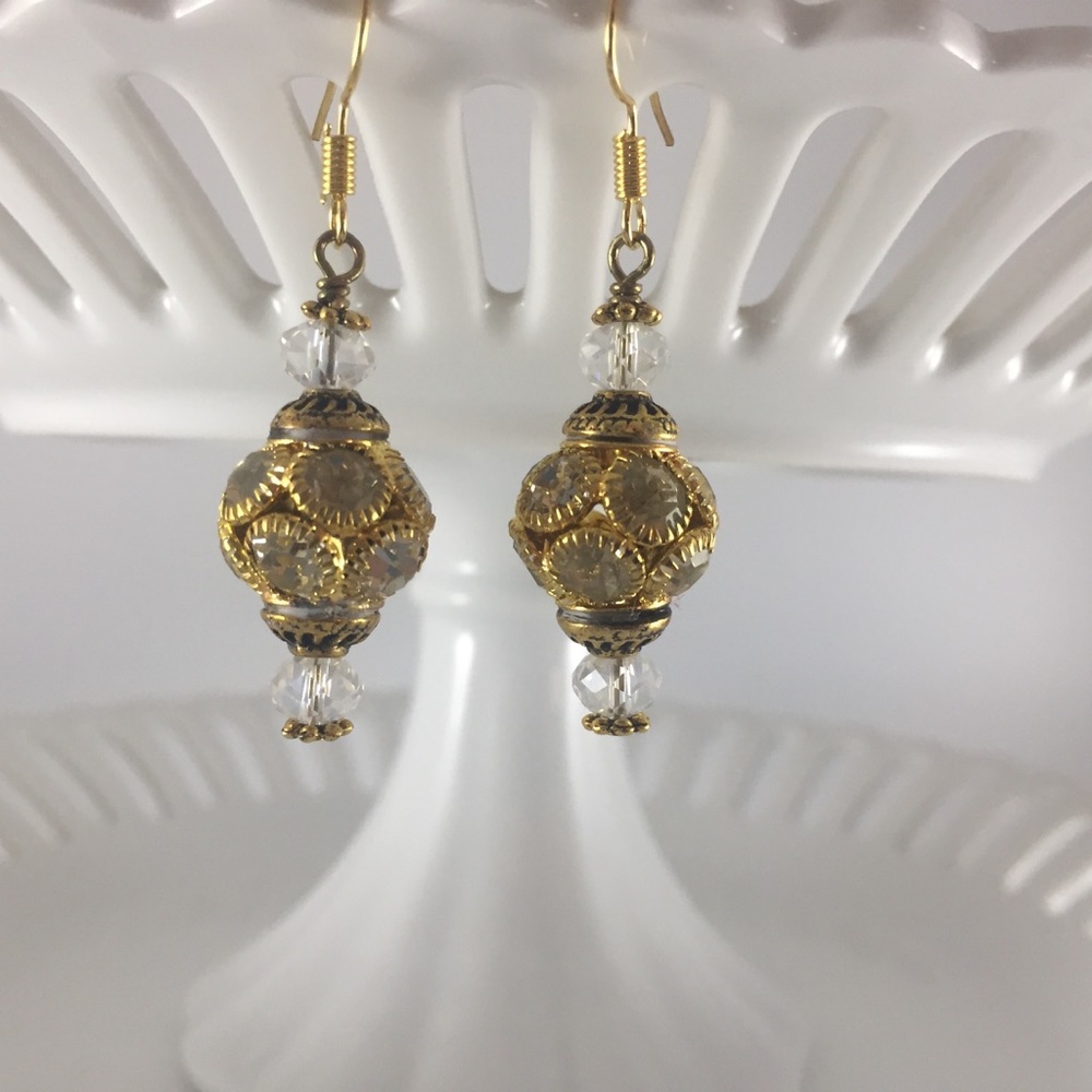 Handmade Earrings Crystal/Glass Gold Plated Metal Dangle New - Picture 1 of 4